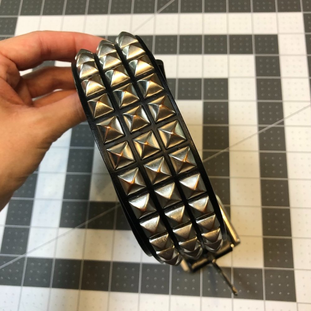 Preowned unisex black studded belt S 30 32